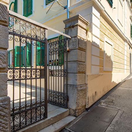 Apartment Salita Calvario Rijeka Bagian luar foto