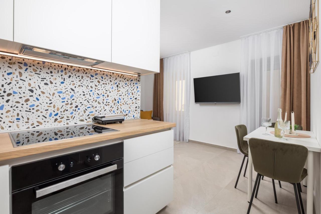 Apartment Salita Calvario Rijeka Bagian luar foto